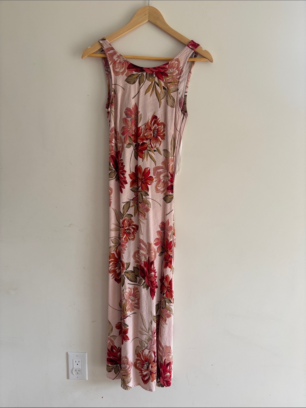 Stunning Paper Heart Pink Floral Sleeveless Dress with Open Back